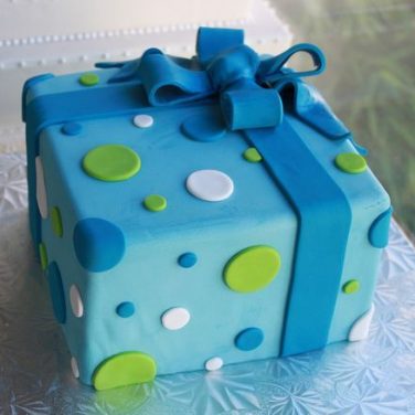 gift box fondant cake