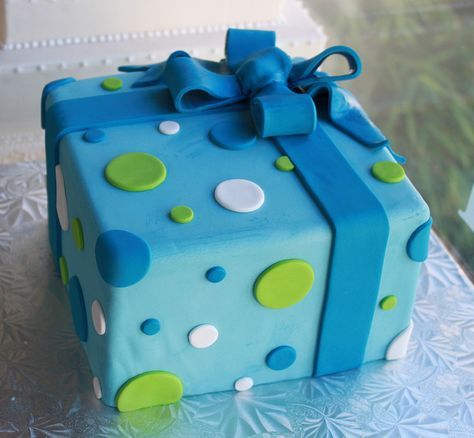 gift box fondant cake