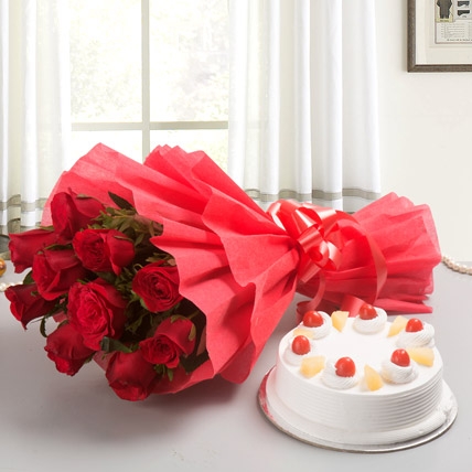 10 Red Roses Bouquet With Pineapple Cake