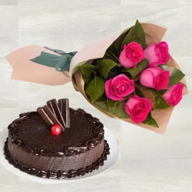 chocolate cake with roses bouquet