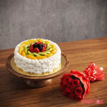 Cake with 10 Roses Bouquet