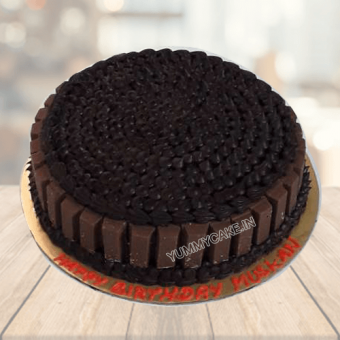 Crunchy Kit Kat Cake