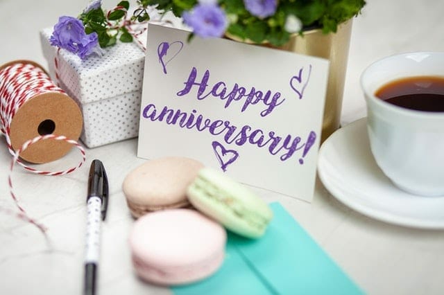 First Wedding Anniversary Gift Ideas for Couple | YummyCake