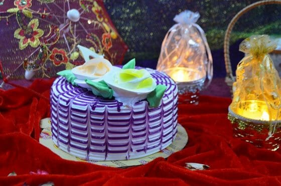 Popular Cakes to Order Online for Celebrating Holi