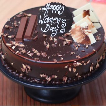 ladies special kitkat cake