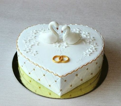heart shape ring ceremony cake