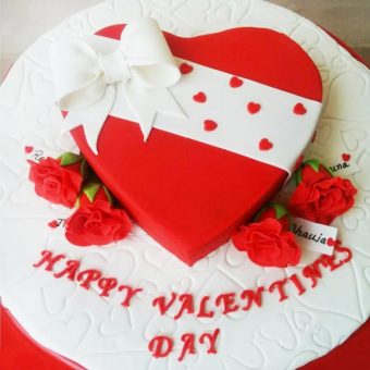 valentine heart cake