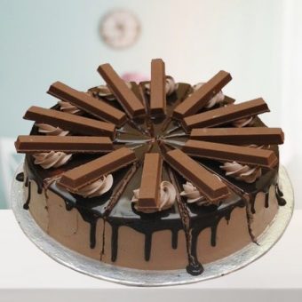 kitkat chocolate cake