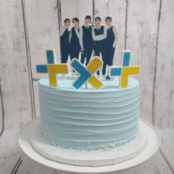 txt theme cake