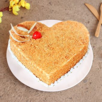 heart shaped butterscotch cake