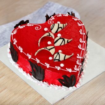 red heart cake