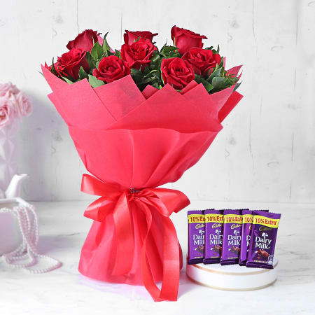 10 Roses Bouquet with Chocolates