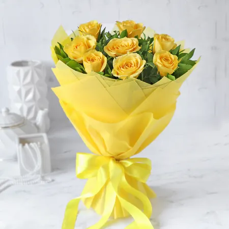 8 yellow roses bouquet for rose day