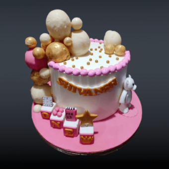 baby bear balloon cake
