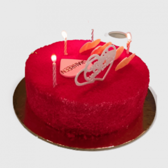 classic red velvet cake design