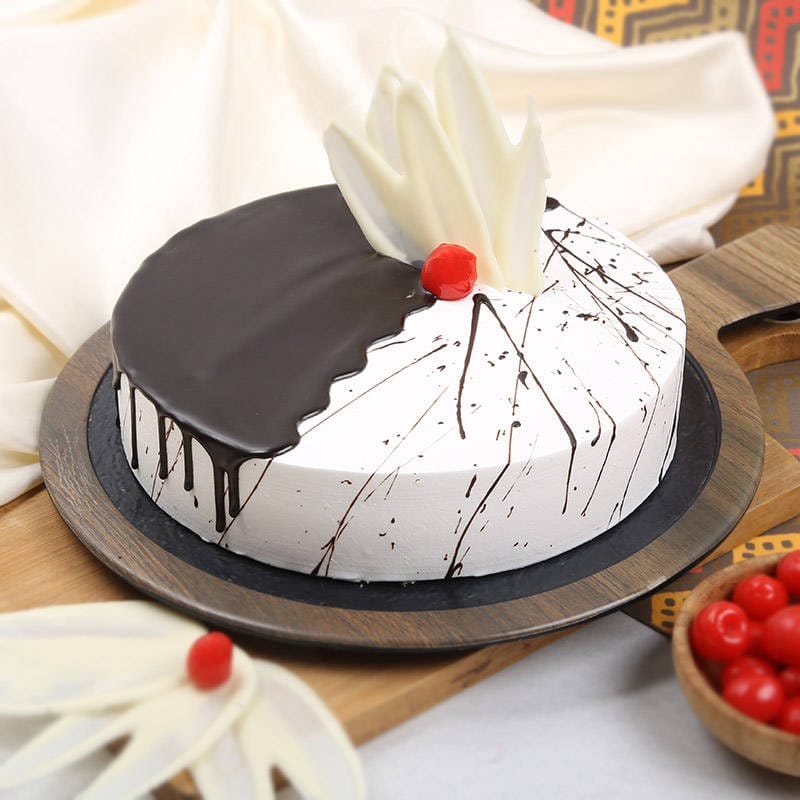 Order Online Choco Vanilla Cake Half kg  Winni  Winniin