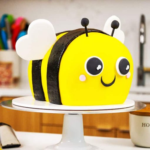 Bumblebee cake design, Bumble bee theme cake