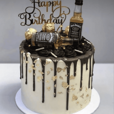 cake with jack daniels whiskey bottle