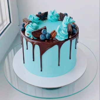 blue chocolate drip cake