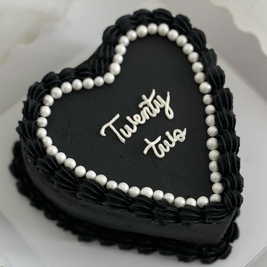 From Heart to Heart with YummyCake's Premium Heart Cake