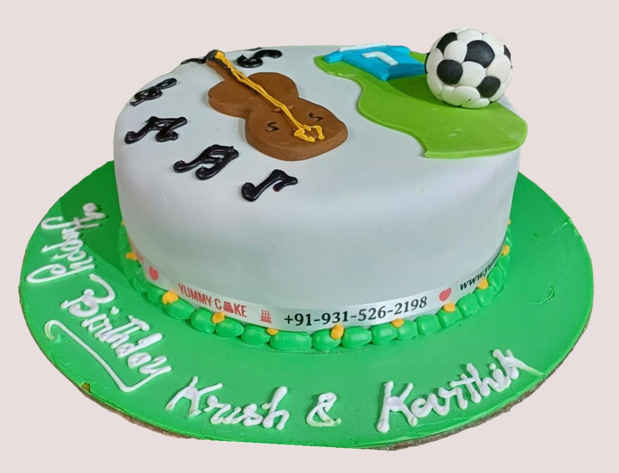 21 Fun Birthday Party Decoration Ideas for Teenage - Matchness.com | Guitar  birthday cakes, Cool birthday cakes, Music themed cakes
