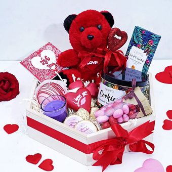 heartfelt treats gift hamper