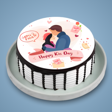 you and me kiss photo cake