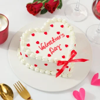 Valentine’s Day Heart Cream Cake