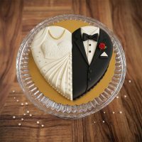 groom & bride heart cake